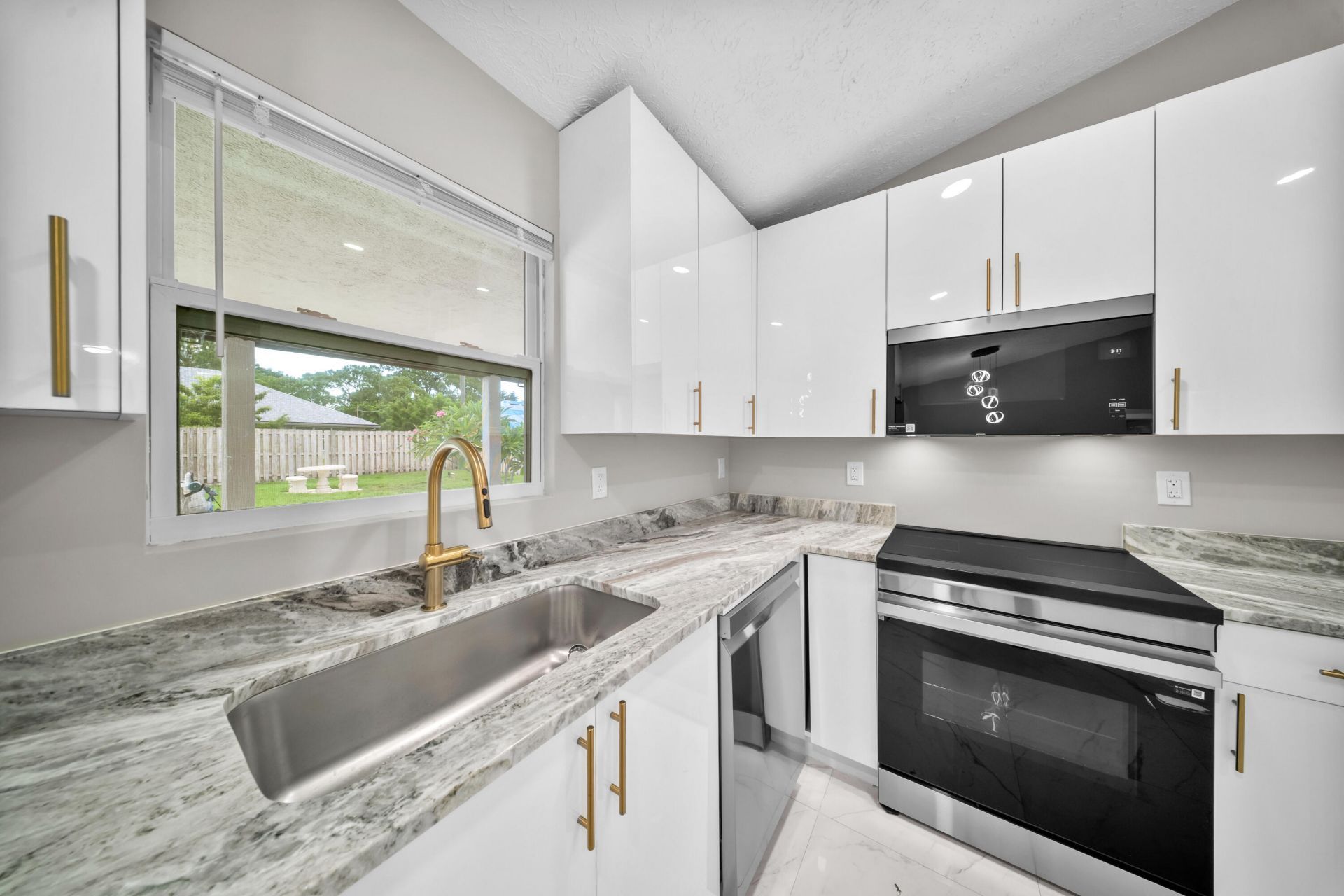 431 SE Volkerts Terrace, Port Saint Lucie, FL 34983 Photo