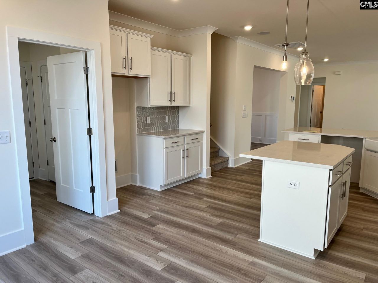 2084 Allan Crest Road Photo 16