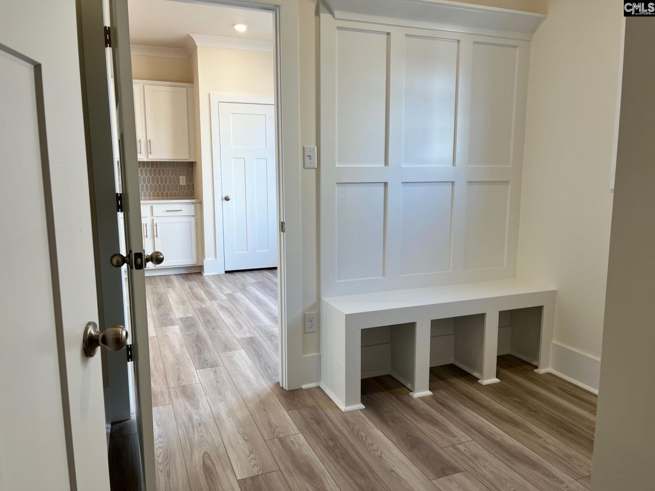 2084 Allan Crest Road Photo 17