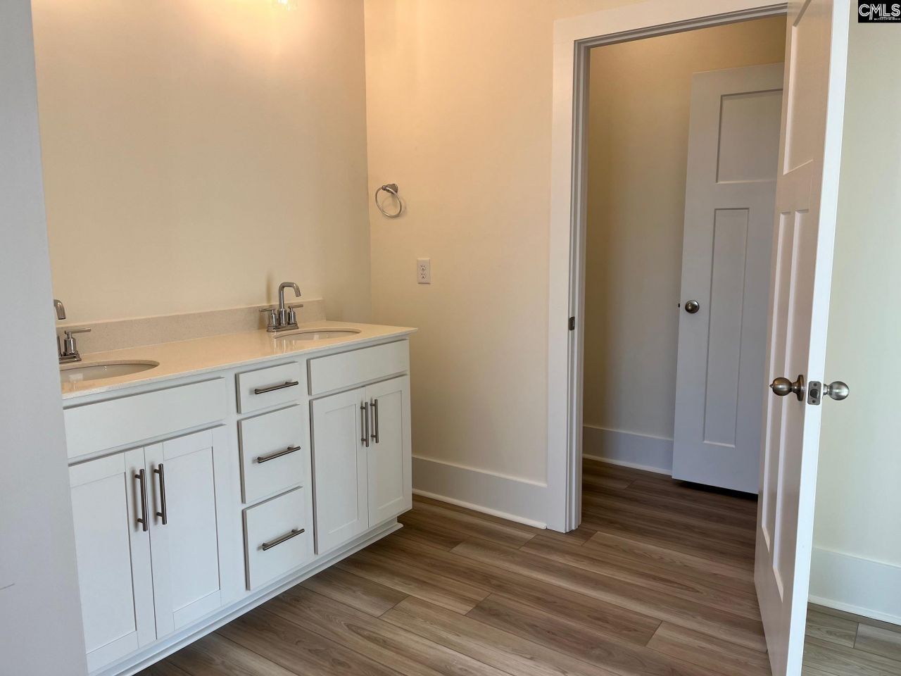 2084 Allan Crest Road Photo 27