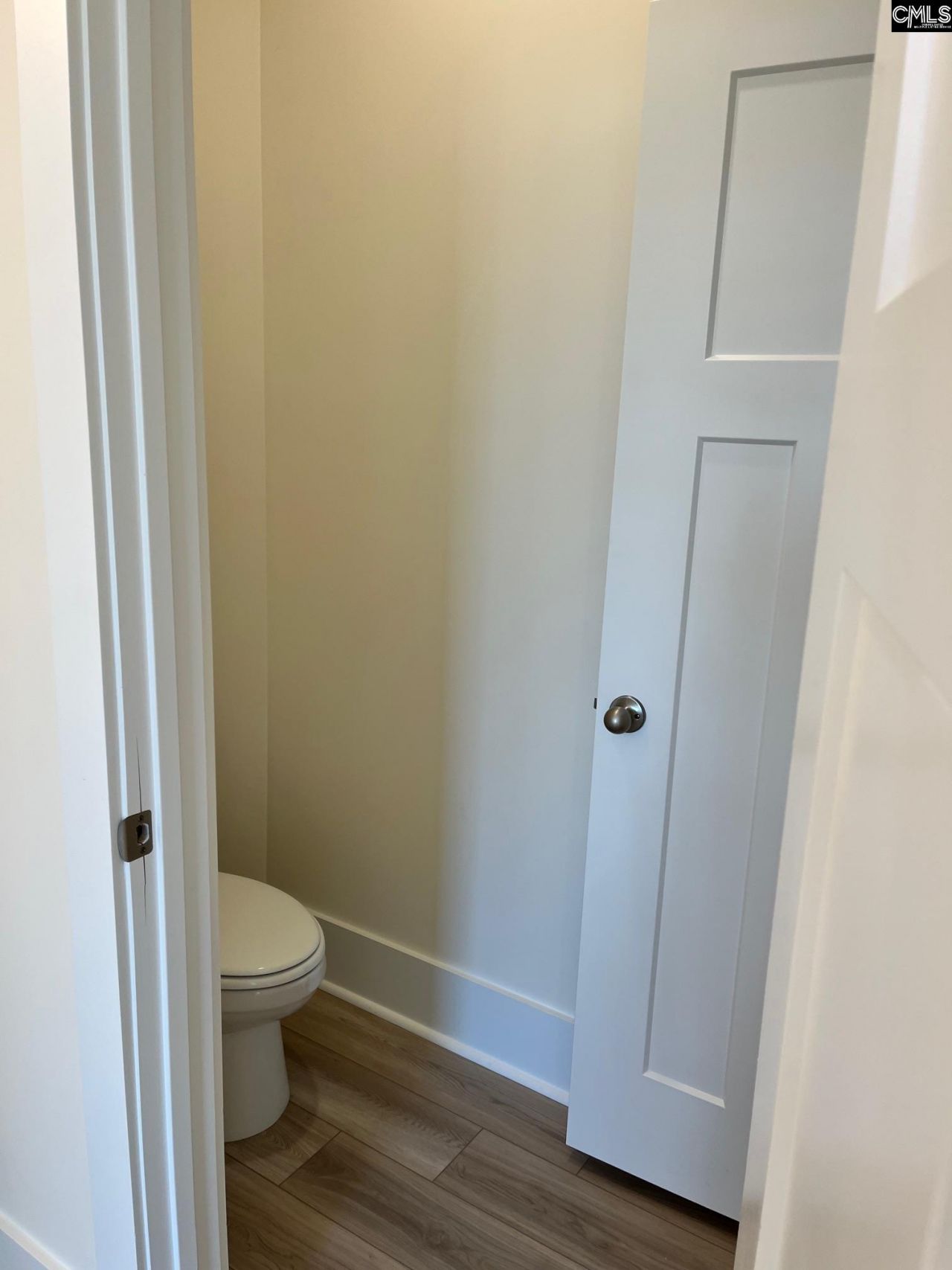 2084 Allan Crest Road Photo 29