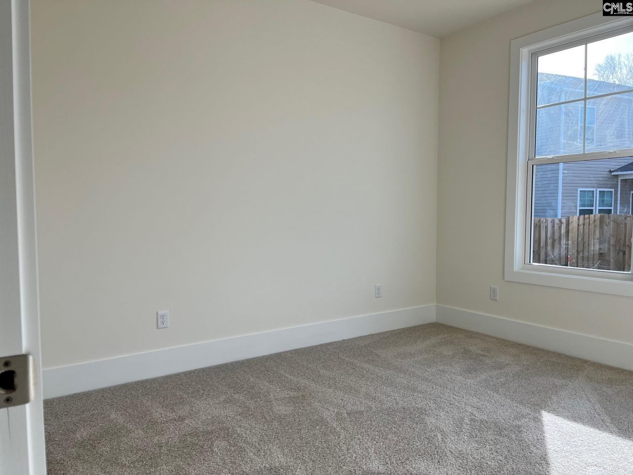 2084 Allan Crest Road Photo 30