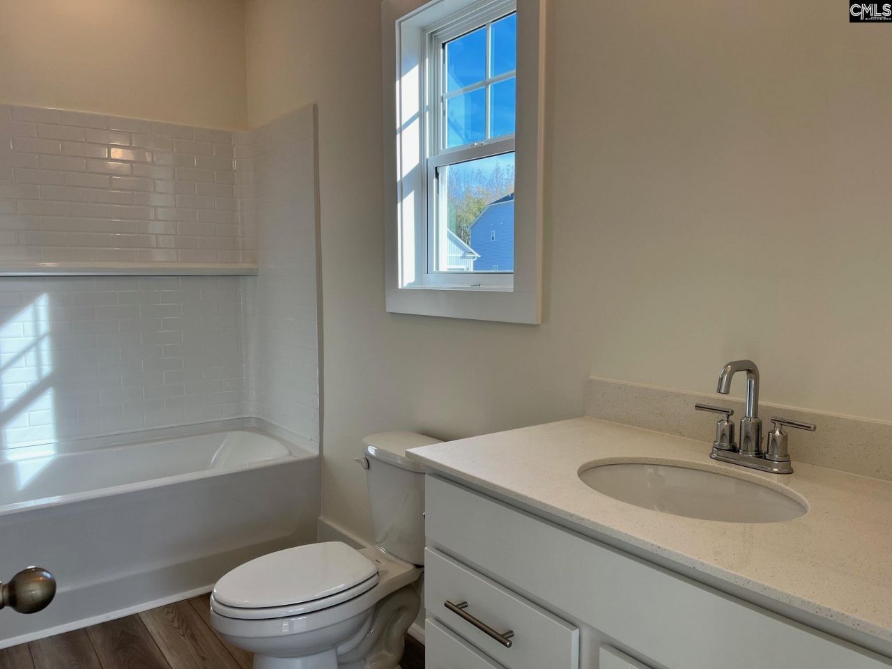 2084 Allan Crest Road Photo 32