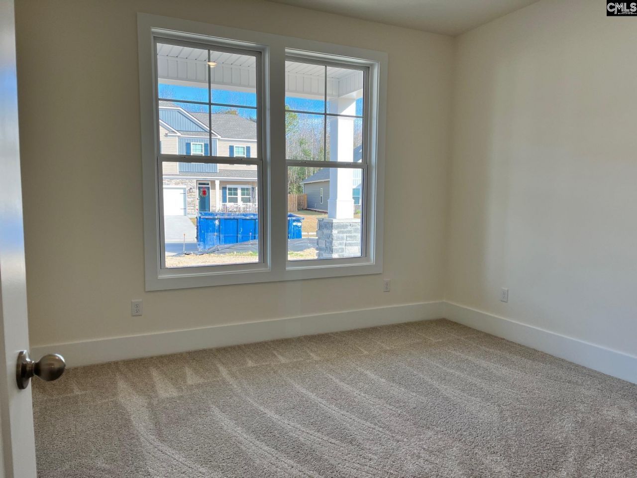 2084 Allan Crest Road Photo 36