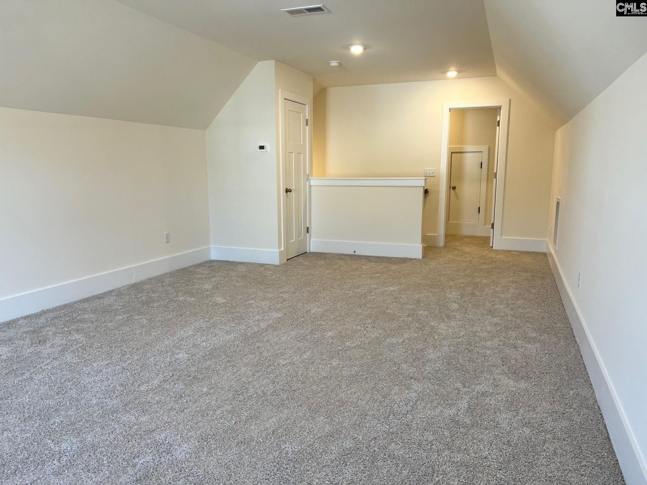 2084 Allan Crest Road Photo 40