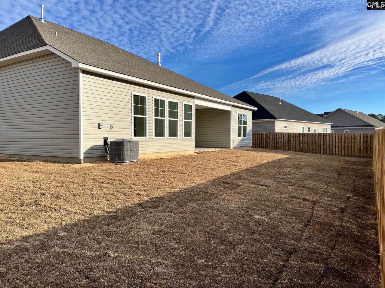 2084 Allan Crest Road Photo 43