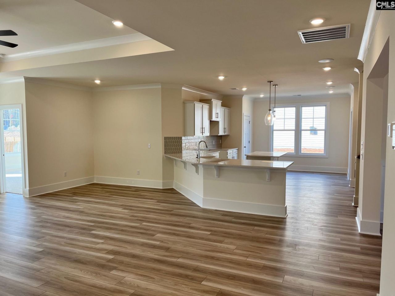 2084 Allan Crest Road Photo 5