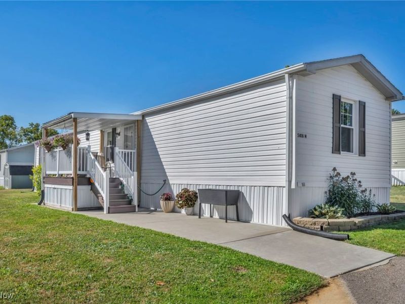 5416 M Street NE, Magnolia, OH 44643 Photo 2