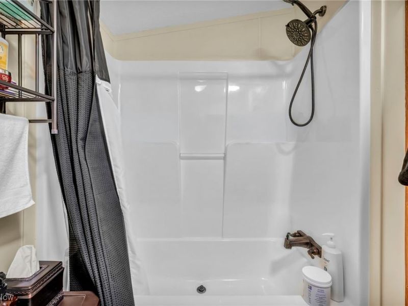 5416 M Street NE, Magnolia, OH 44643 Photo 22