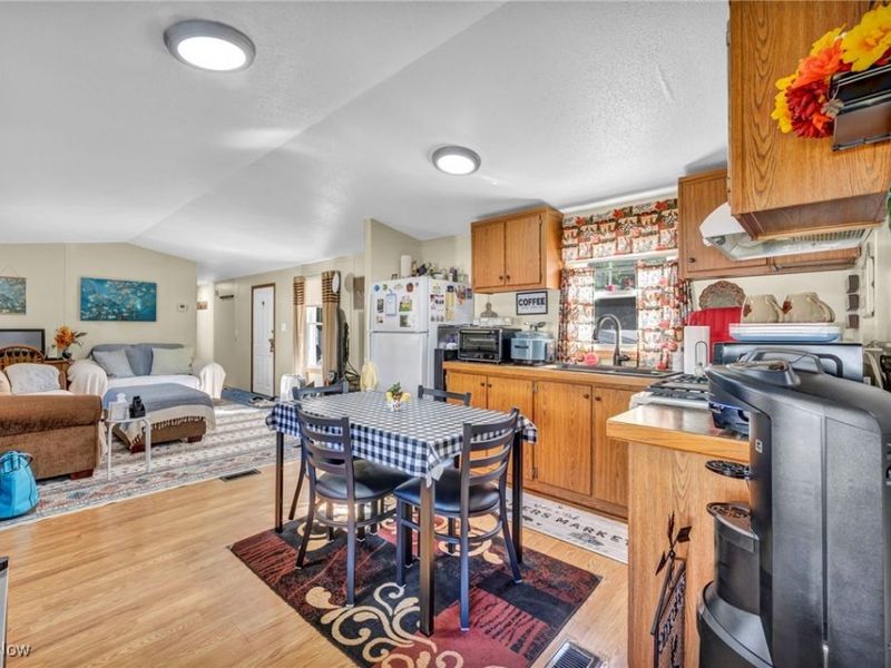 5416 M Street NE, Magnolia, OH 44643 Photo 9