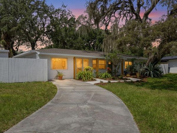 6013 ROBERTA CIRCLE, TAMPA, FL 33604