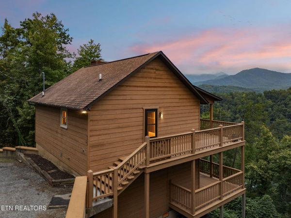 4429 New Pioneer Tr, Sevierville, TN 37863