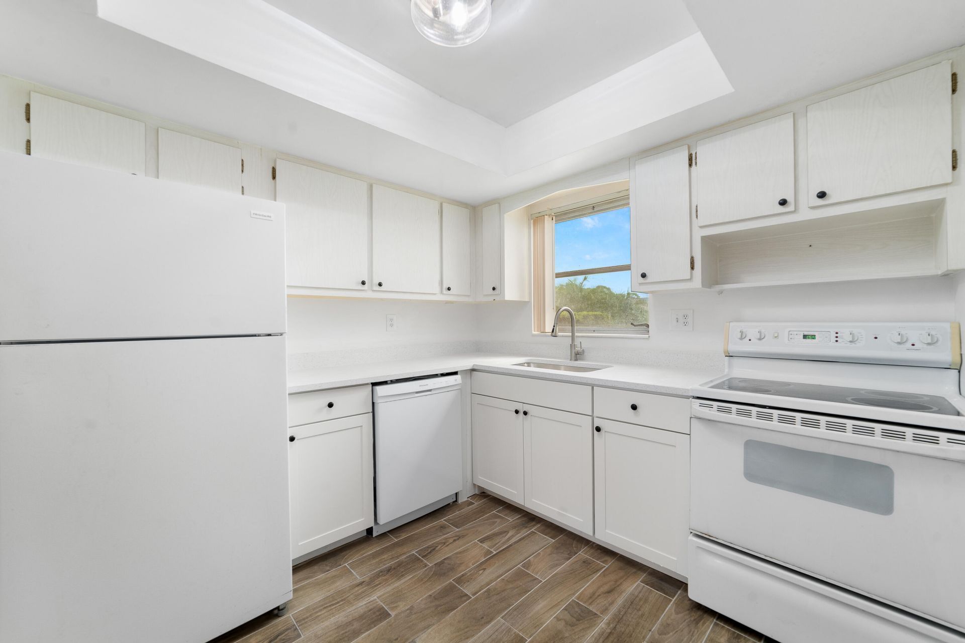 2567 Dudley Drive W, Unit F, West Palm Beach, FL 33415 Photo
