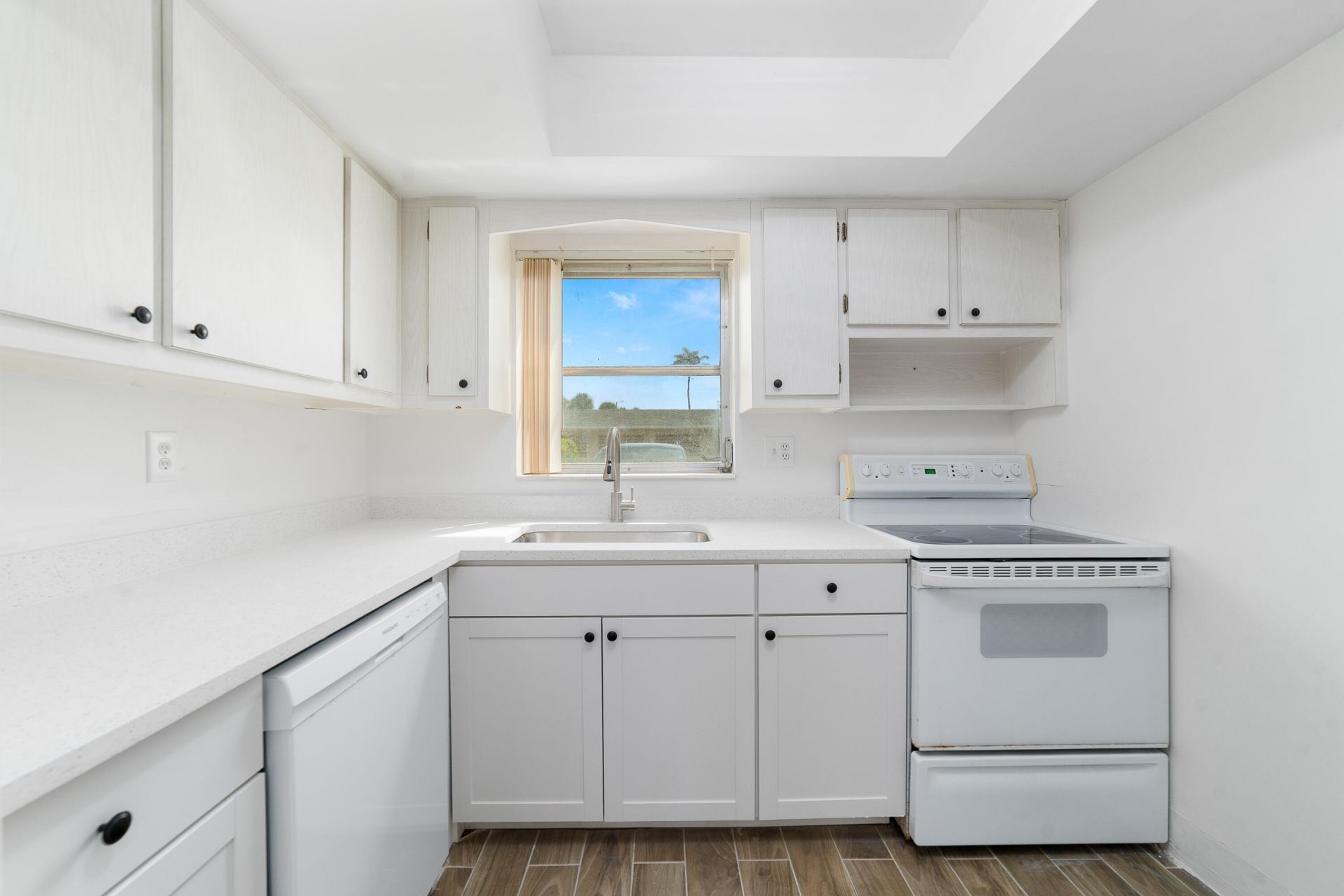 2567 Dudley Drive W, Unit F, West Palm Beach, FL 33415 Photo