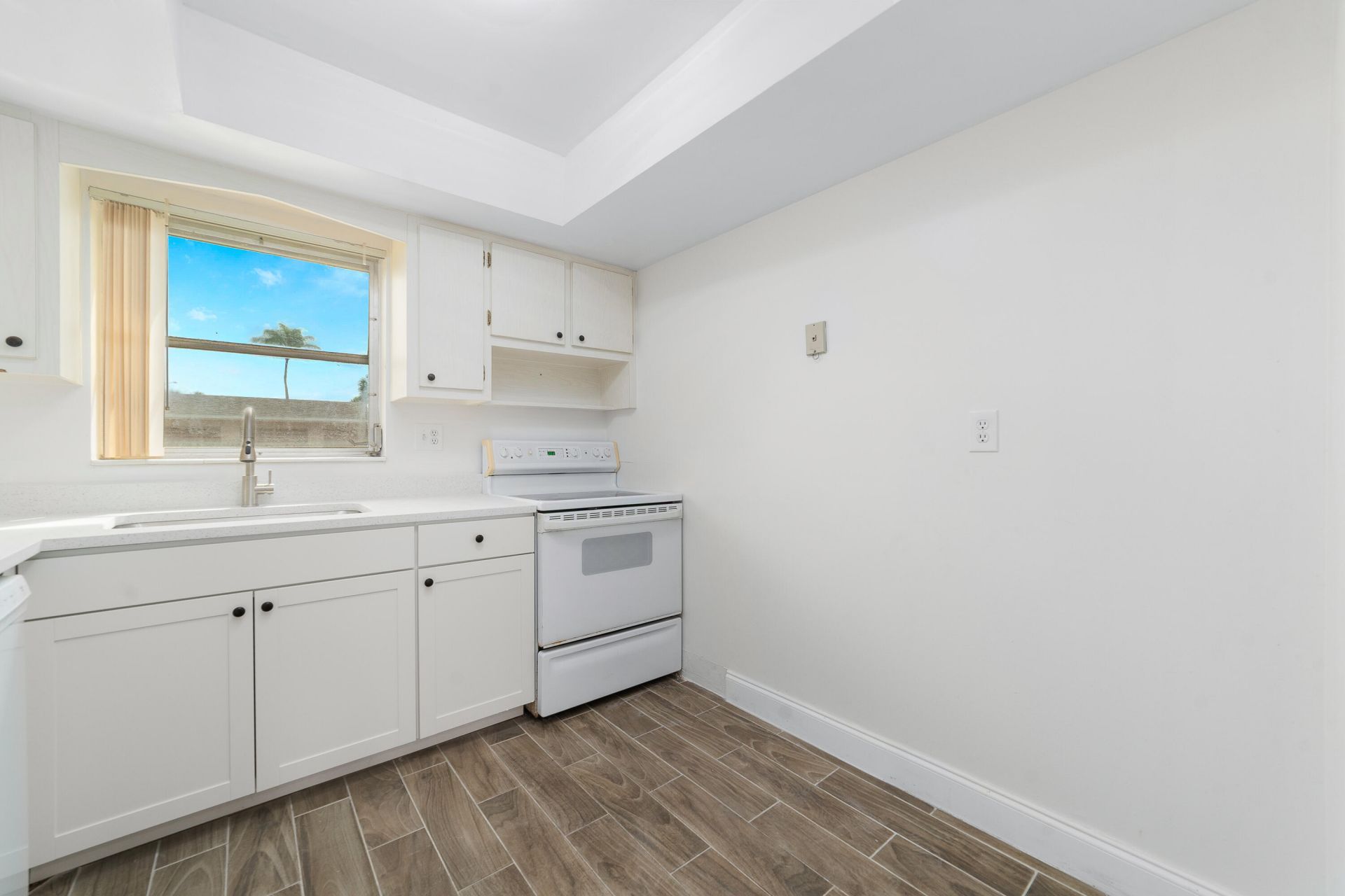 2567 Dudley Drive W, Unit F, West Palm Beach, FL 33415 Photo