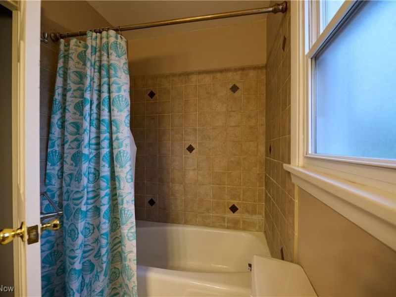 7100 Chestnut Drive, Walton Hills, OH 44146 Photo 27