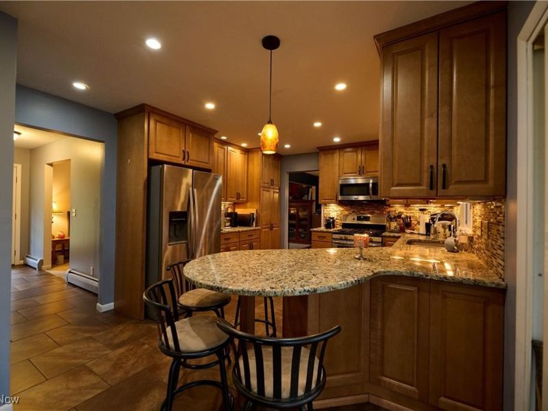 7100 Chestnut Drive, Walton Hills, OH 44146 Photo 5