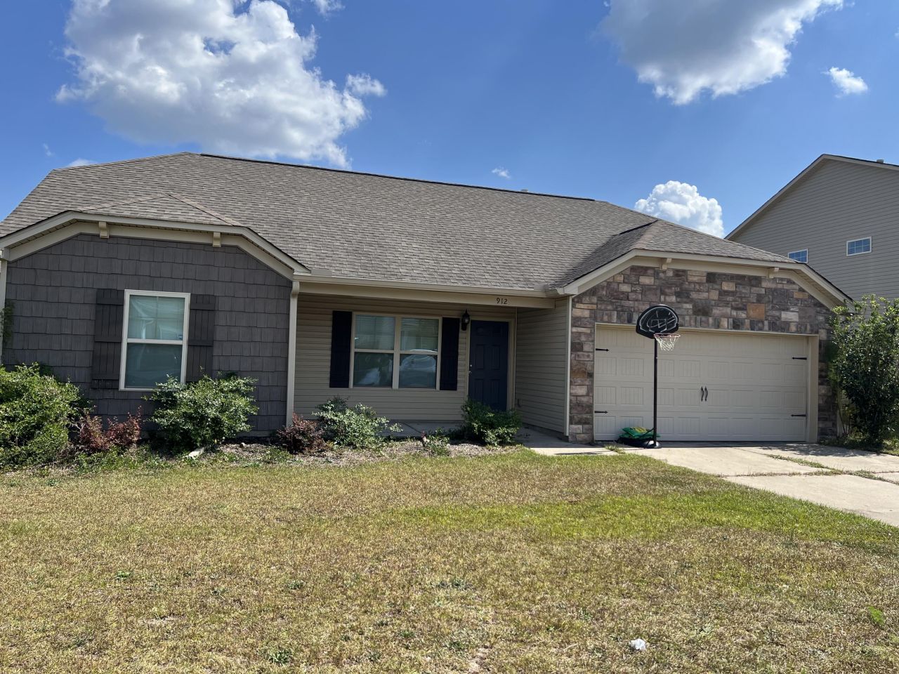 912 Dovefield Lane Photo 1