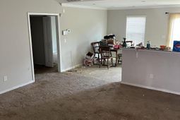 912 Dovefield Lane photo 4