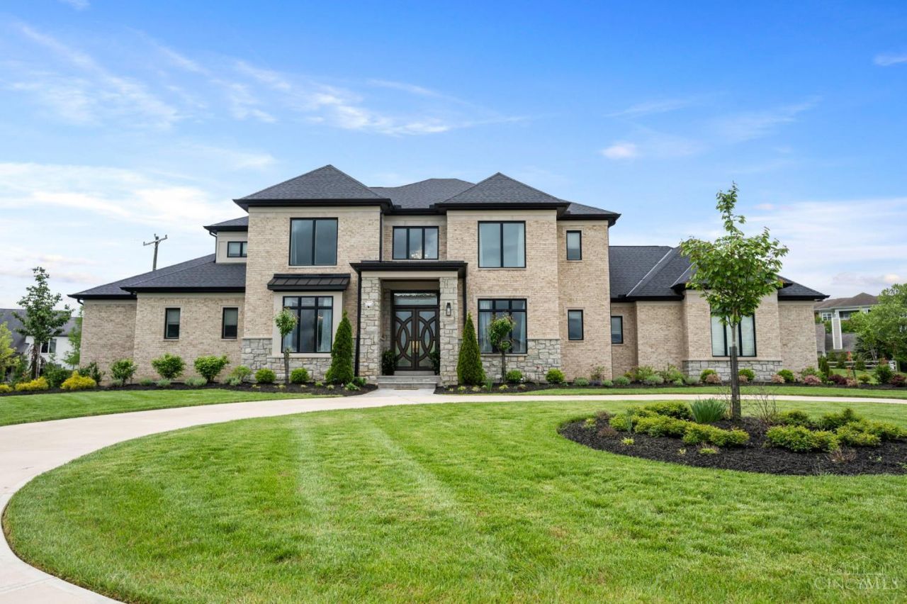 15 Old Orchard Lane, Indian Hill, OH 45242 Main Photo