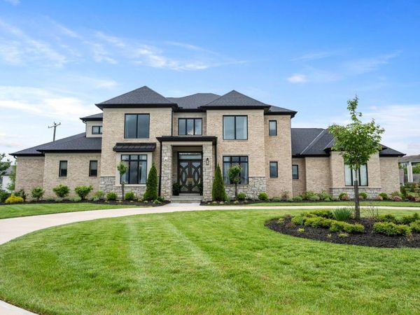 15 Old Orchard Lane, Indian Hill, OH 45242