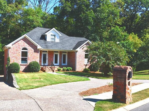 124 Country Hills Dr, Hendersonville, TN 37075