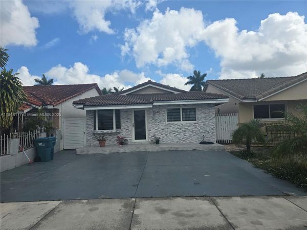 11465 NW 88th Ct, Hialeah Gardens, FL 33018