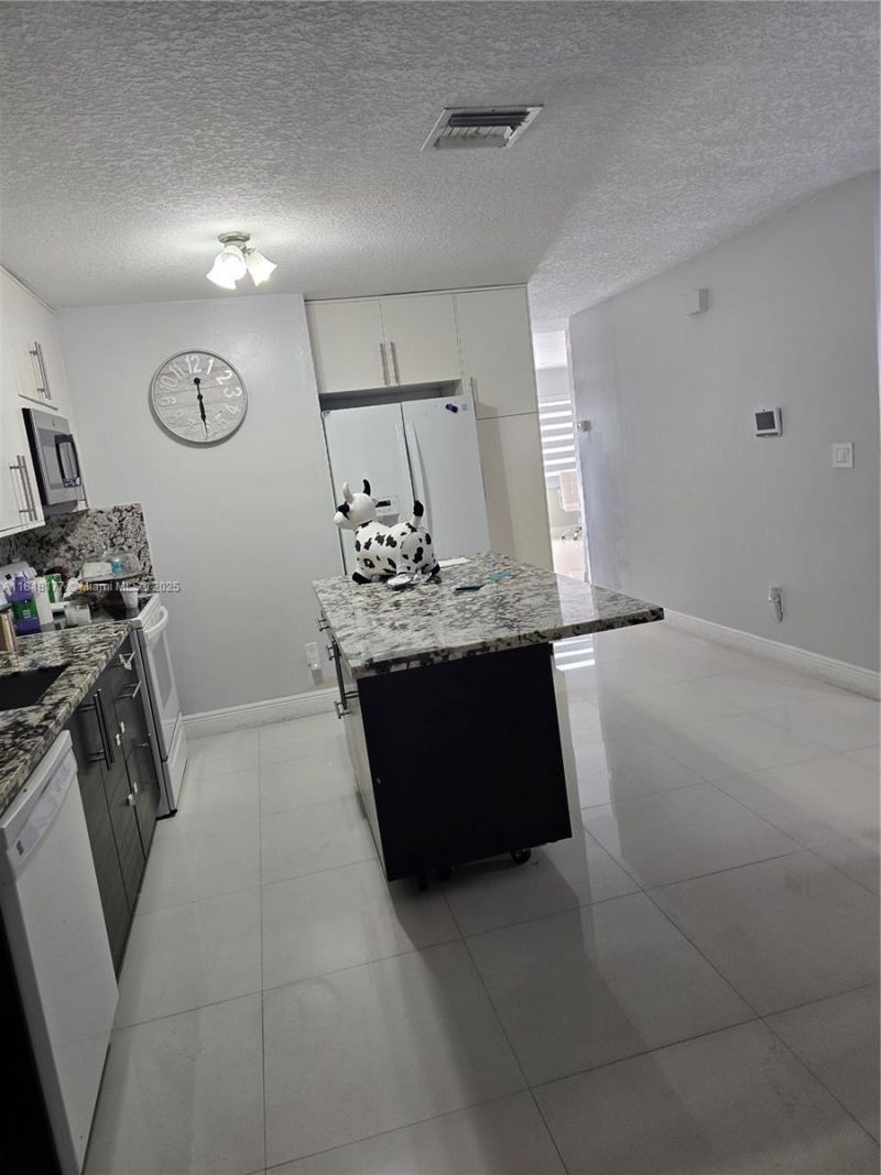 11465 NW 88th Ct, Hialeah Gardens, FL 33018 Photo