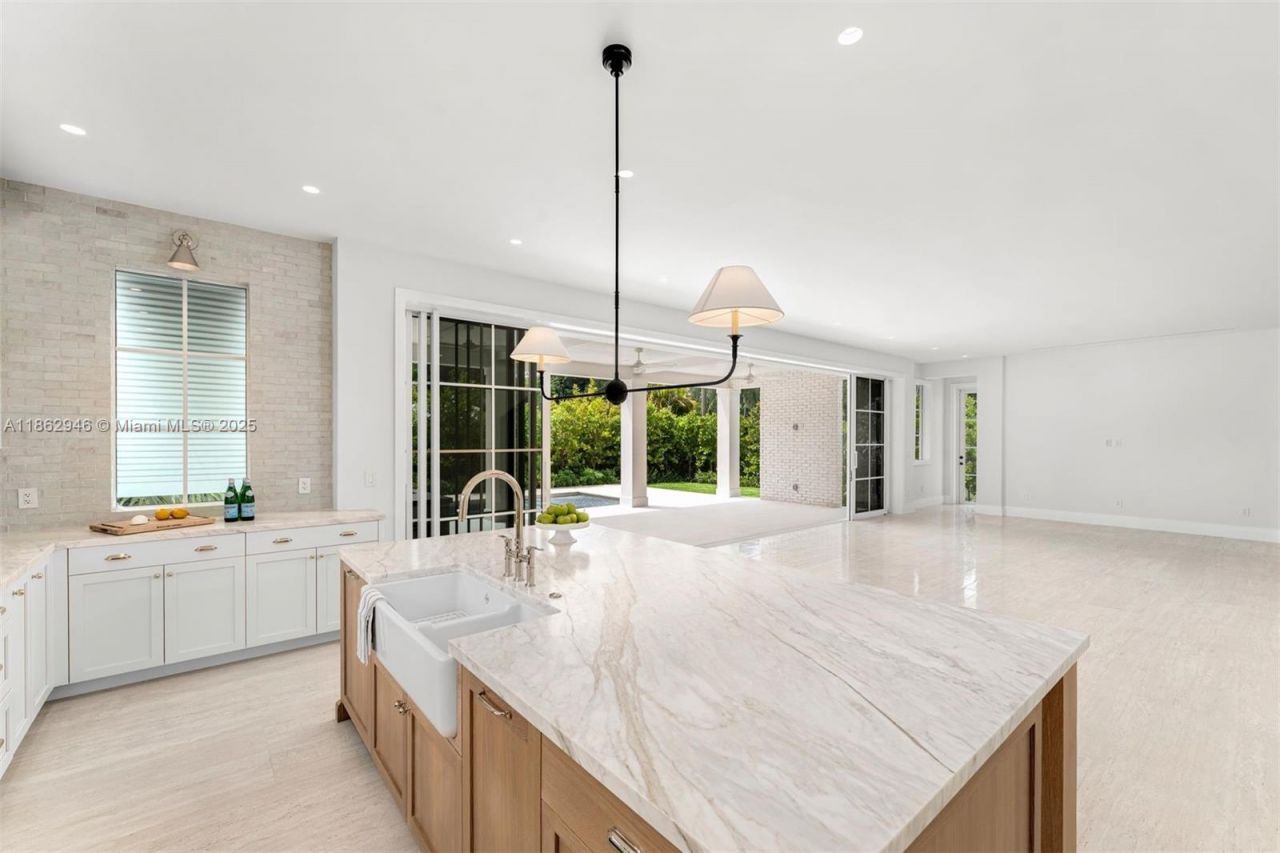 5950 SW 83rd St, South Miami, FL 33143 Photo