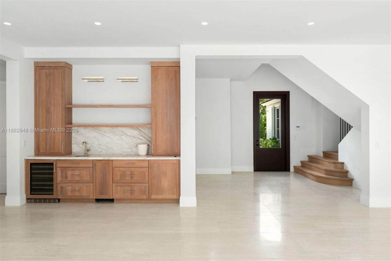 5950 SW 83rd St, South Miami, FL 33143 Photo