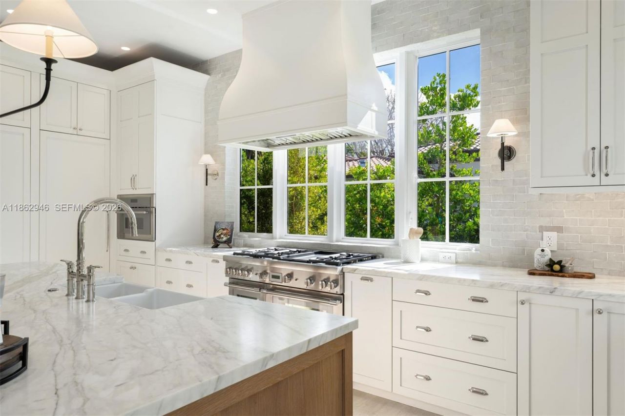 5950 SW 83rd St, South Miami, FL 33143 Photo