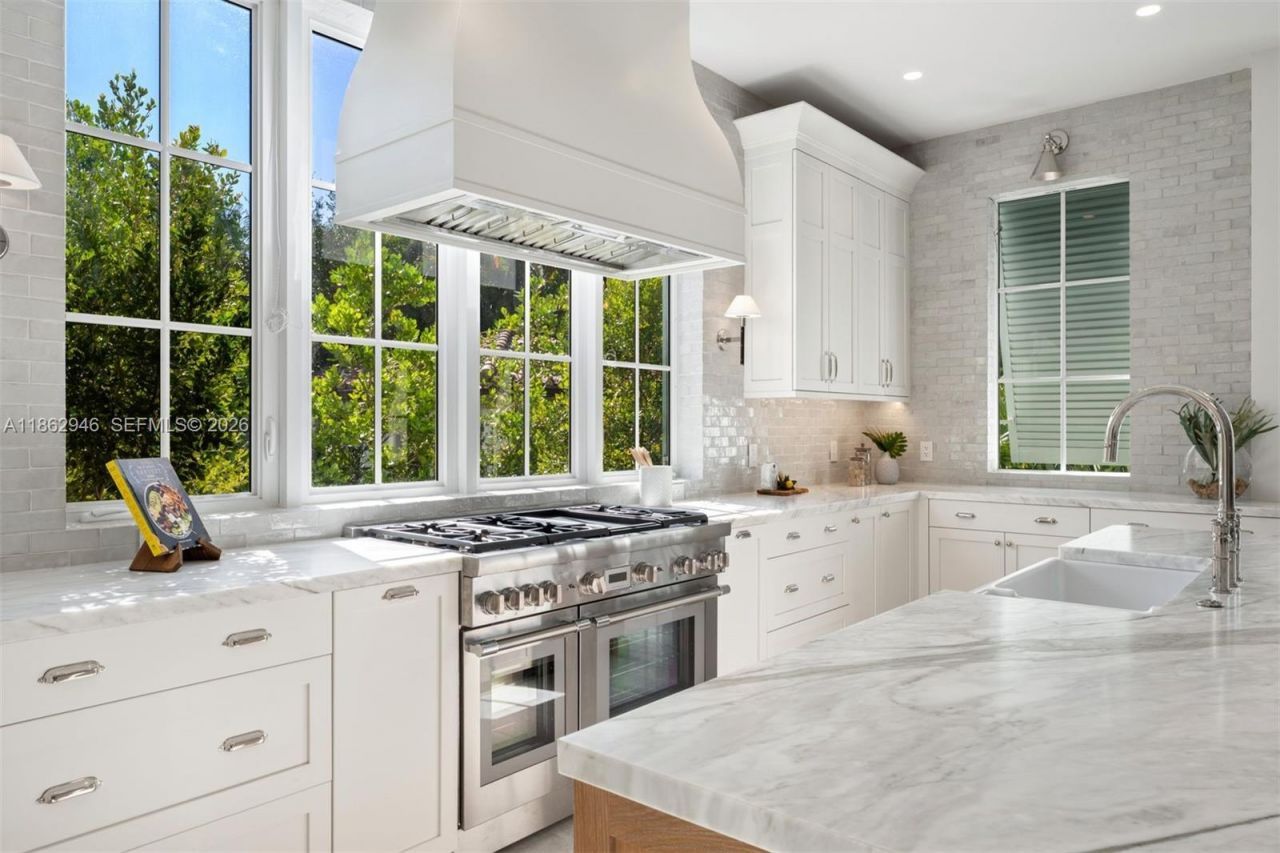 5950 SW 83rd St, South Miami, FL 33143 Photo