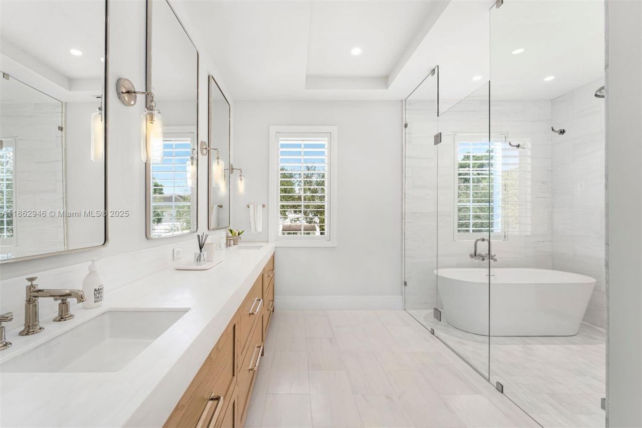 5950 SW 83rd St, South Miami, FL 33143 Photo