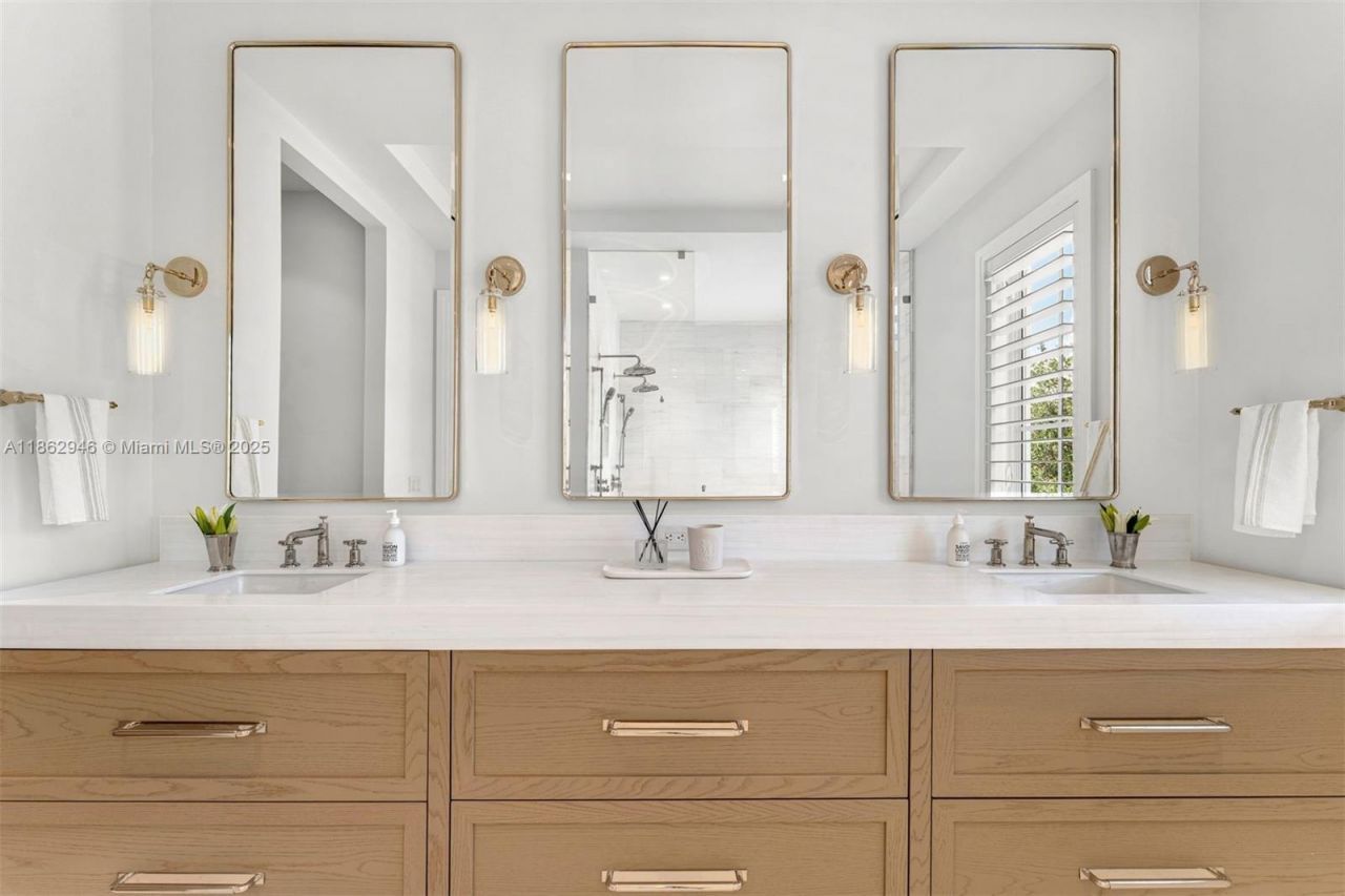 5950 SW 83rd St, South Miami, FL 33143 Photo