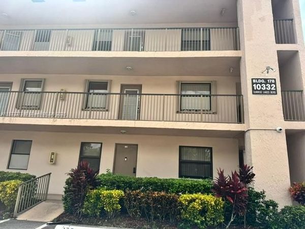 10332 Sunrise Lakes Blvd, Unit 106, Sunrise, FL 33322