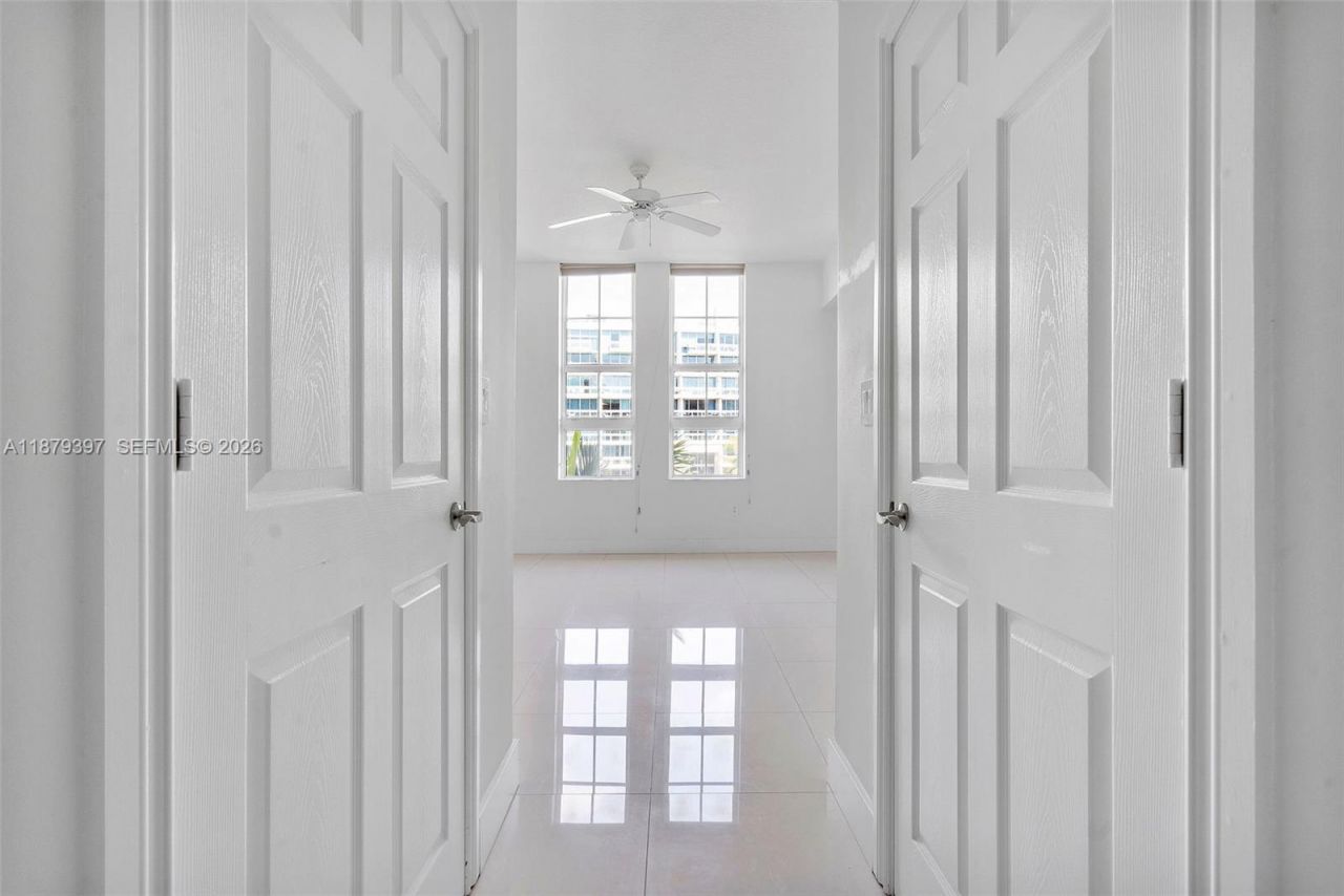 3001 NE 185th St, Unit 411, Aventura, FL 33180 Photo