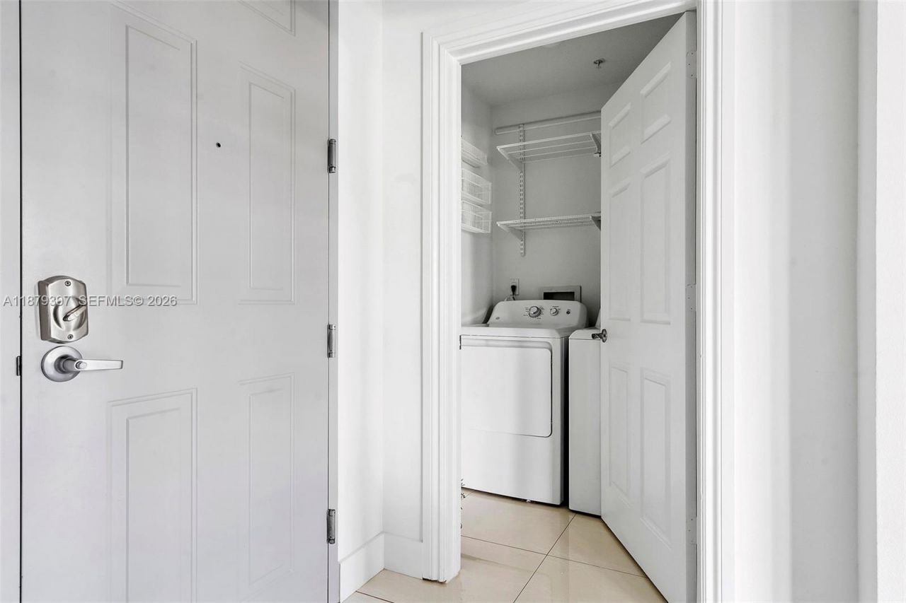 3001 NE 185th St, Unit 411, Aventura, FL 33180 Photo