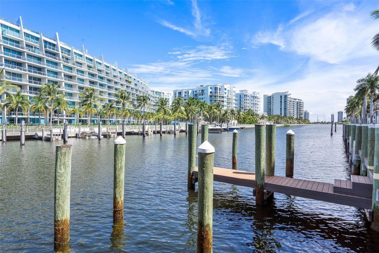 3001 NE 185th St, Unit 411, Aventura, FL 33180 Photo