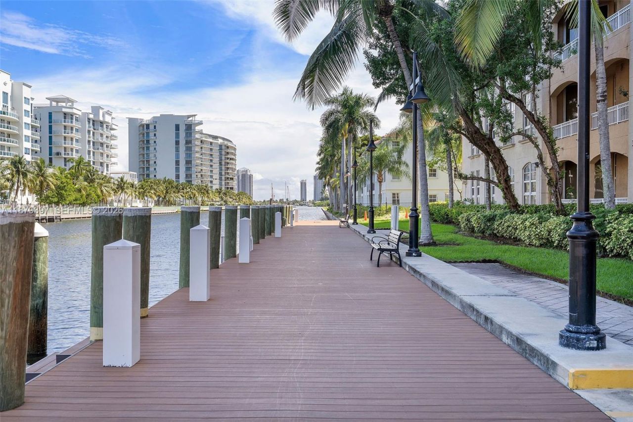 3001 NE 185th St, Unit 411, Aventura, FL 33180 Photo