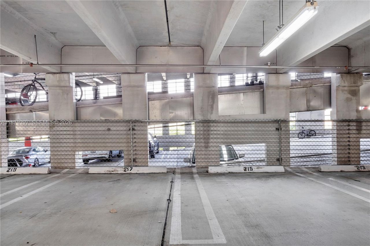 3001 NE 185th St, Unit 411, Aventura, FL 33180 Photo