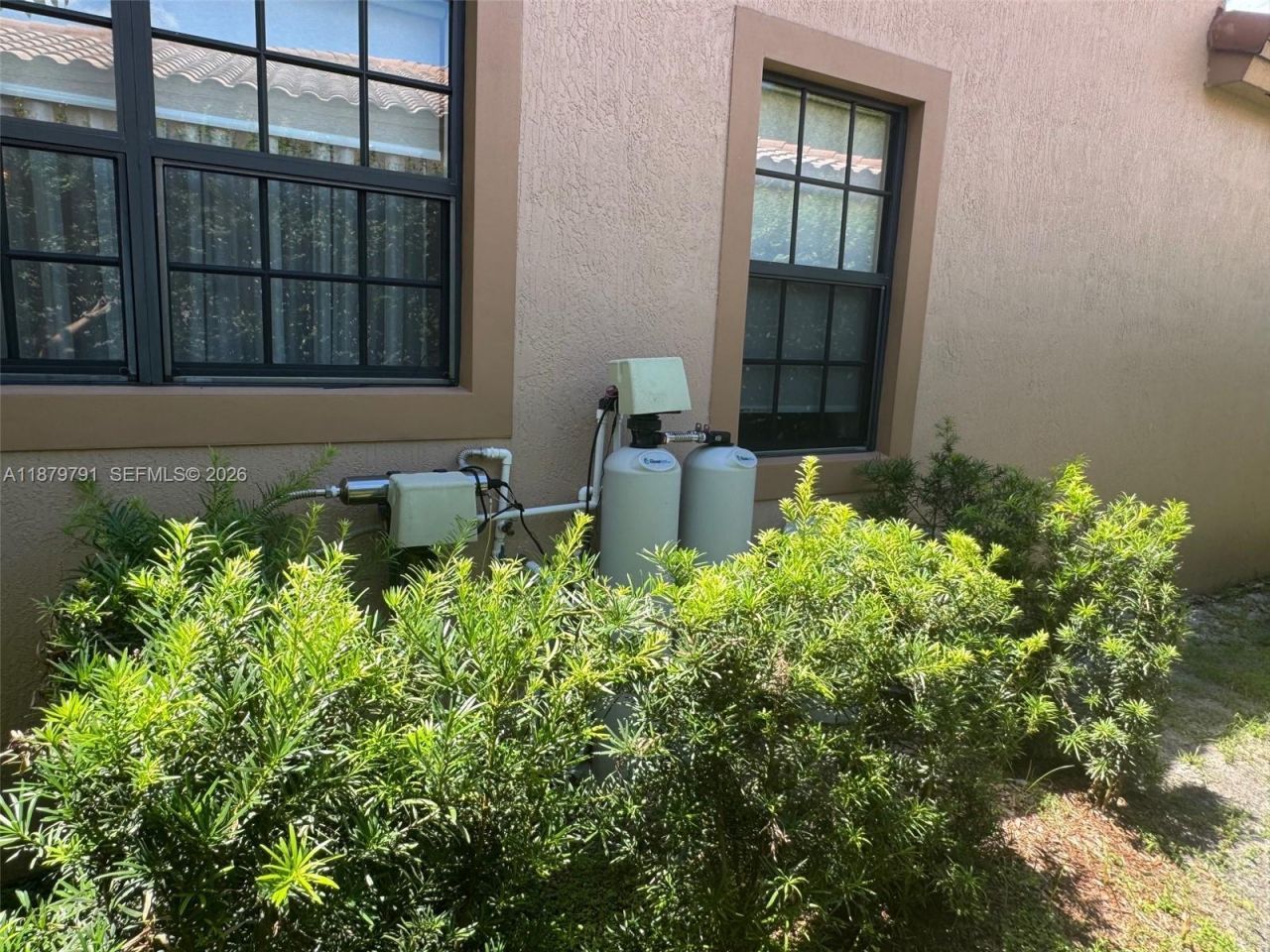 3445 NW 87th Ave, Cooper City, FL 33024 Photo