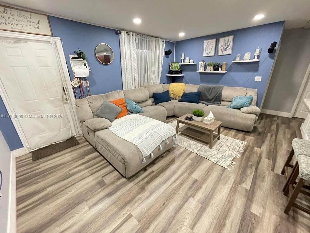 1732 NW 18th St, Fort Lauderdale, FL 33311 Photo