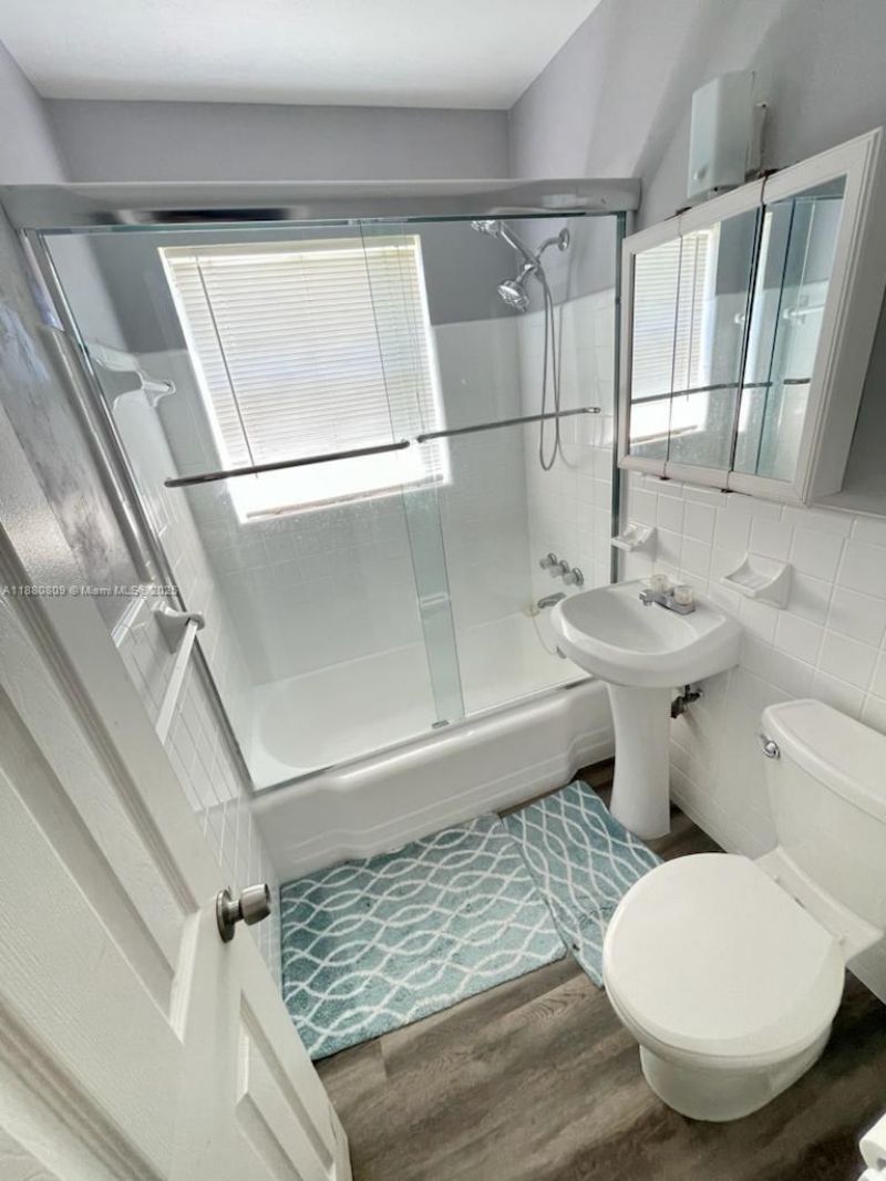 1732 NW 18th St, Fort Lauderdale, FL 33311 Photo