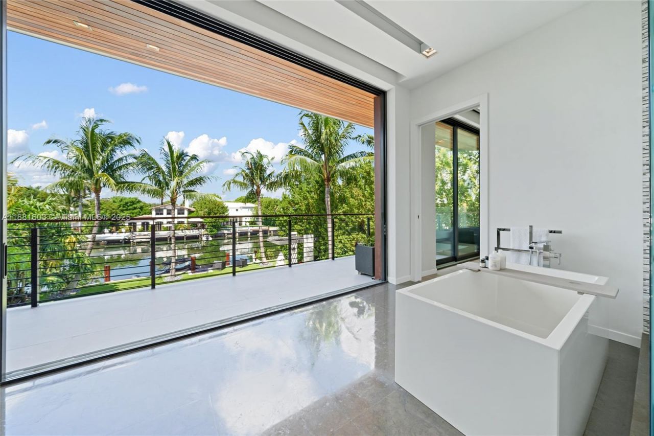 4510 Prairie Ave, Miami Beach, FL 33140 Photo