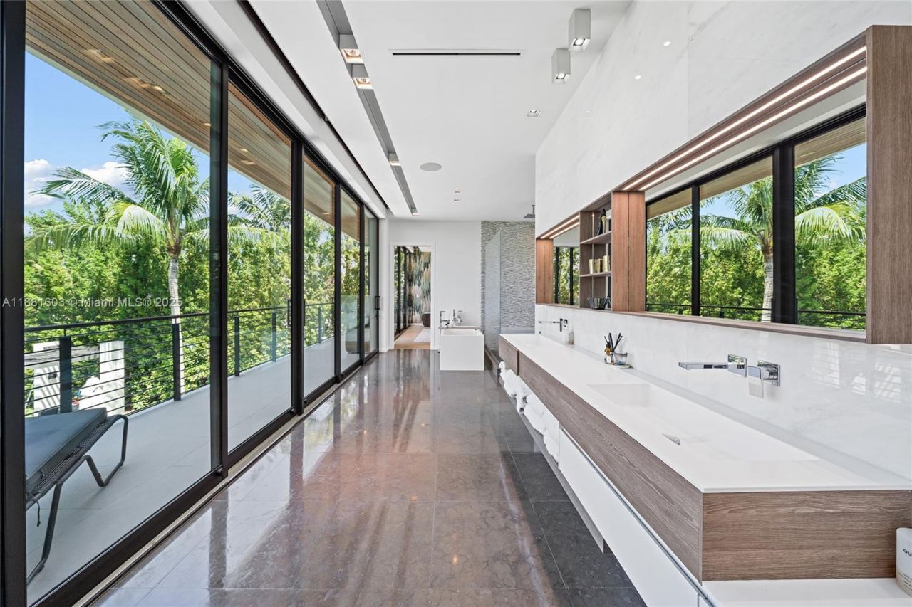 4510 Prairie Ave, Miami Beach, FL 33140 Photo