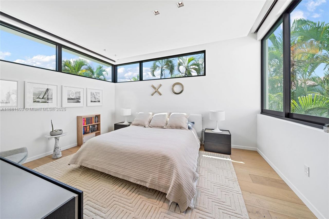 4510 Prairie Ave, Miami Beach, FL 33140 Photo