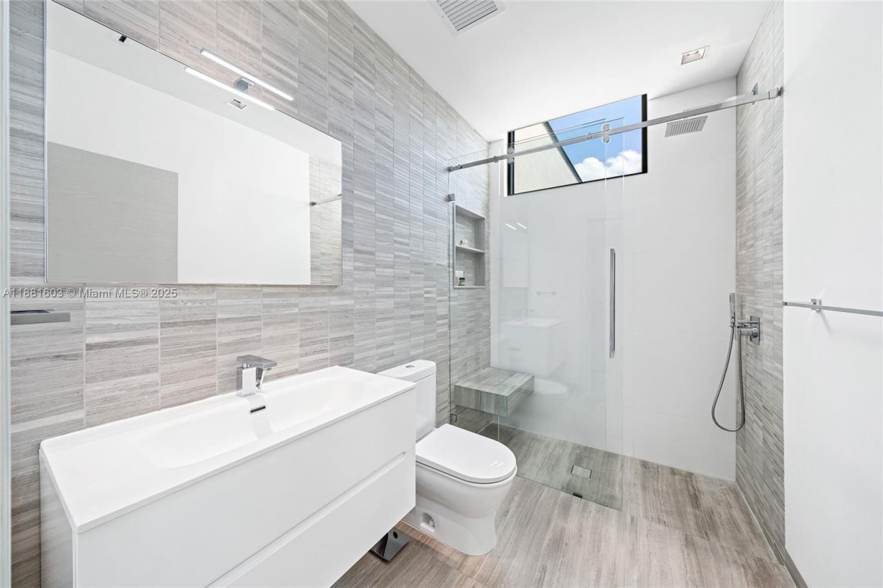 4510 Prairie Ave, Miami Beach, FL 33140 Photo