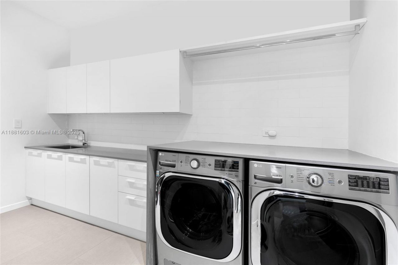 4510 Prairie Ave, Miami Beach, FL 33140 Photo