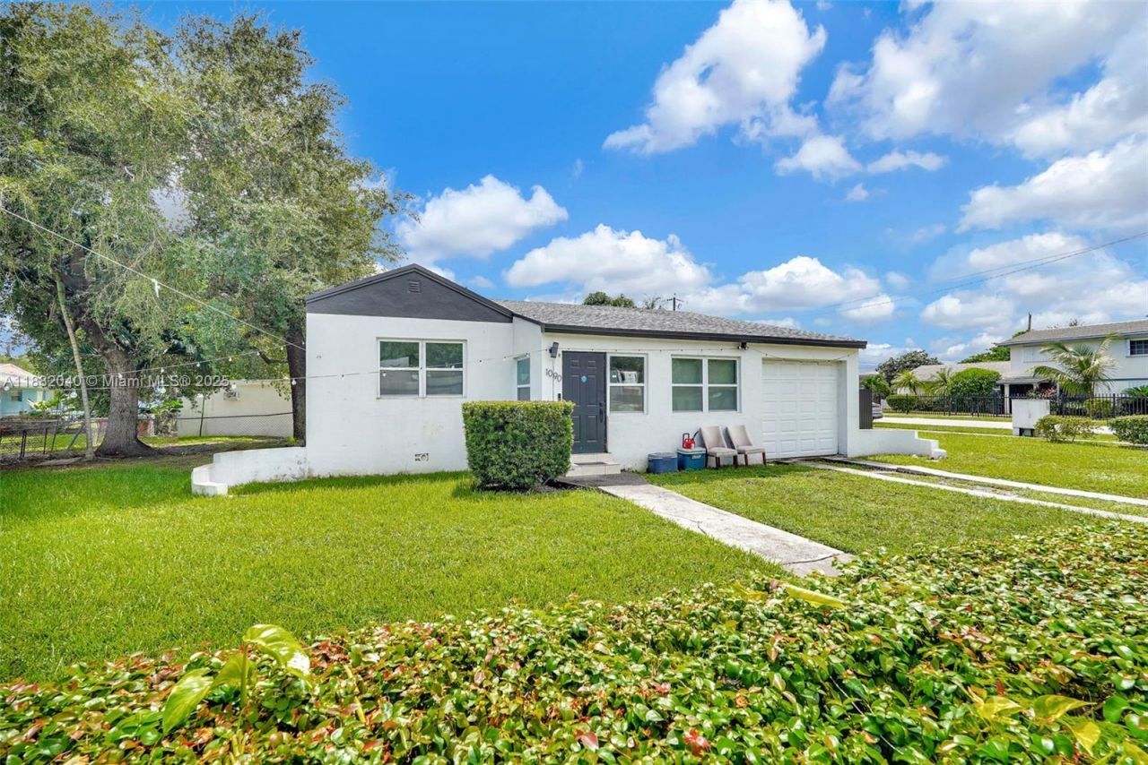 1090 NW 77th St, Miami, FL 33150 Photo