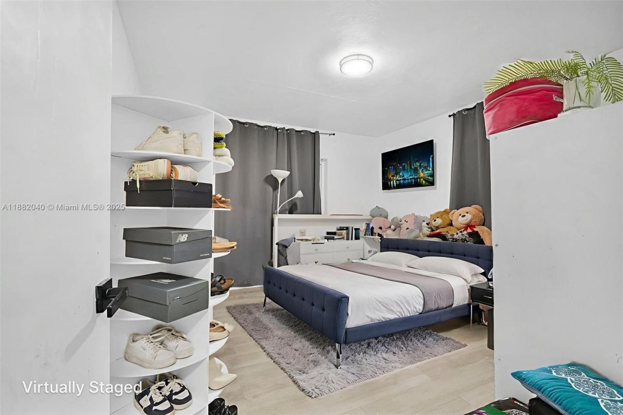 1090 NW 77th St, Miami, FL 33150 Photo